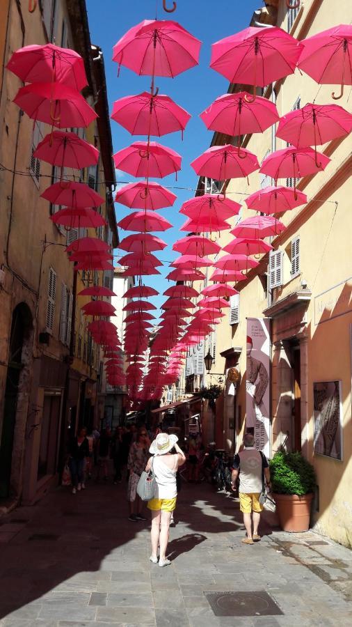 La Rose Des Vents Acomodação com café da manhã Montauroux Exterior foto